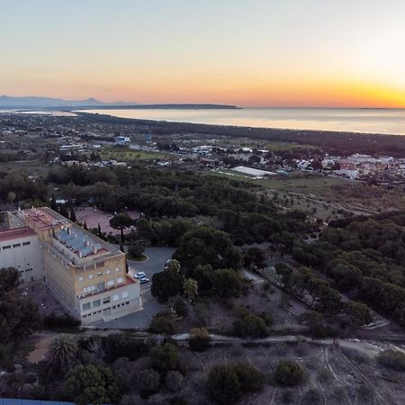 Costablanca Explore Hostel Sports & Events La Marina Luaran gambar