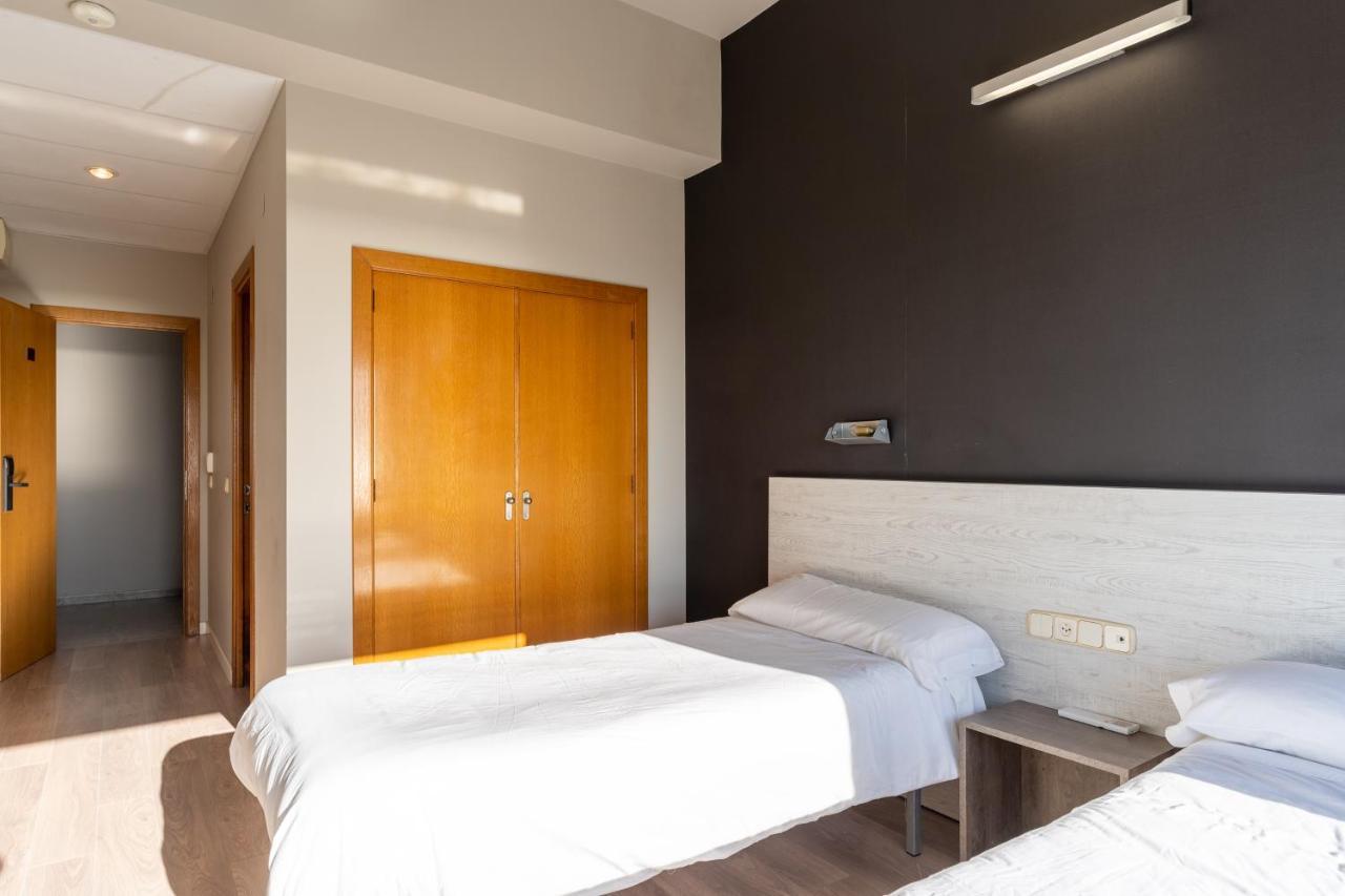 Costablanca Explore Hostel Sports & Events La Marina Luaran gambar