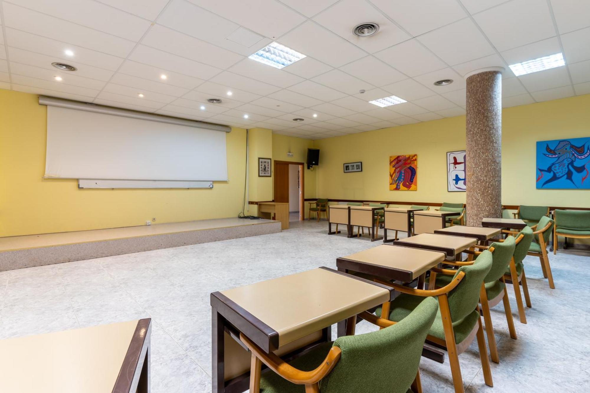 Costablanca Explore Hostel Sports & Events La Marina Luaran gambar