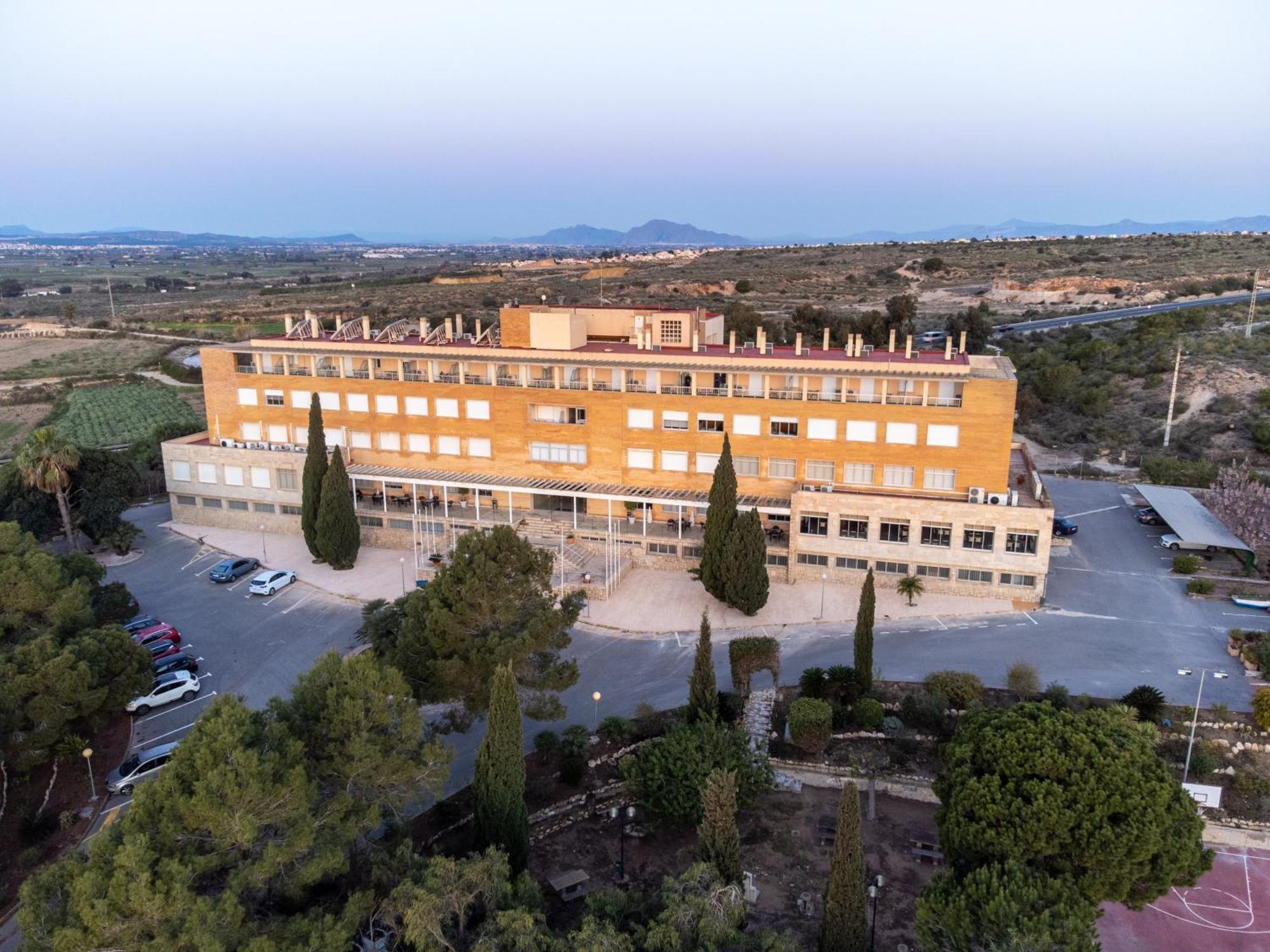 Costablanca Explore Hostel Sports & Events La Marina Luaran gambar