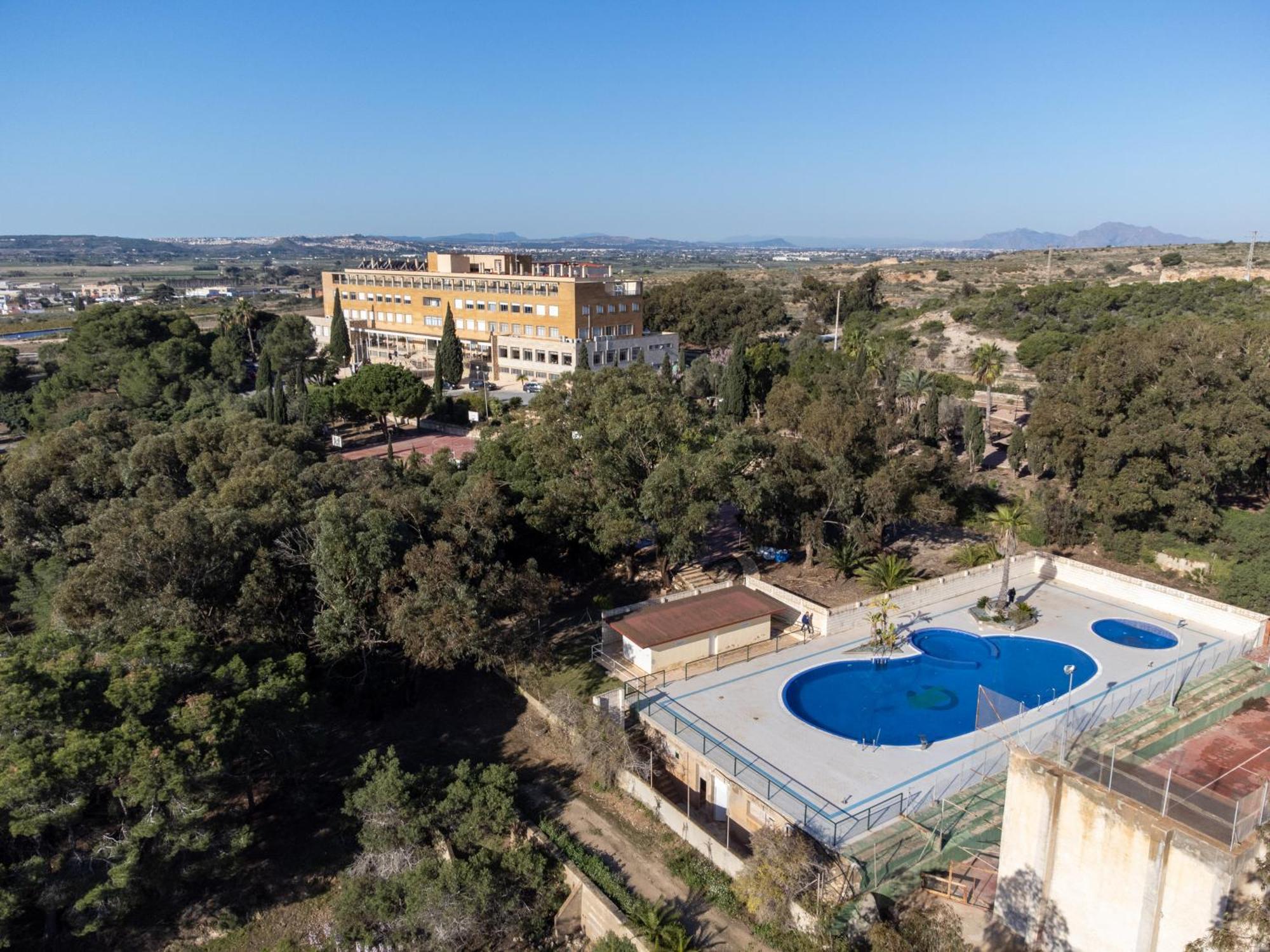 Costablanca Explore Hostel Sports & Events La Marina Luaran gambar
