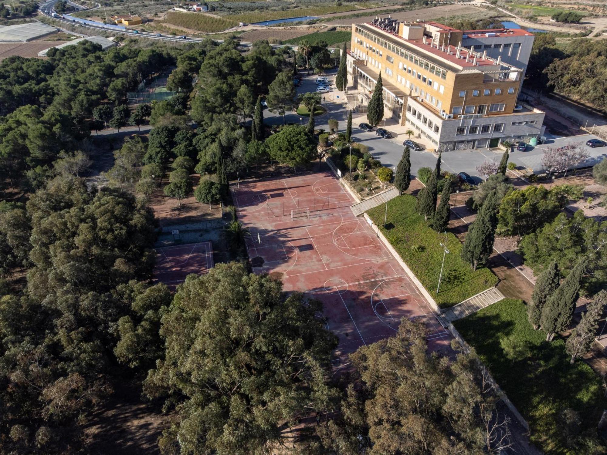 Costablanca Explore Hostel Sports & Events La Marina Luaran gambar