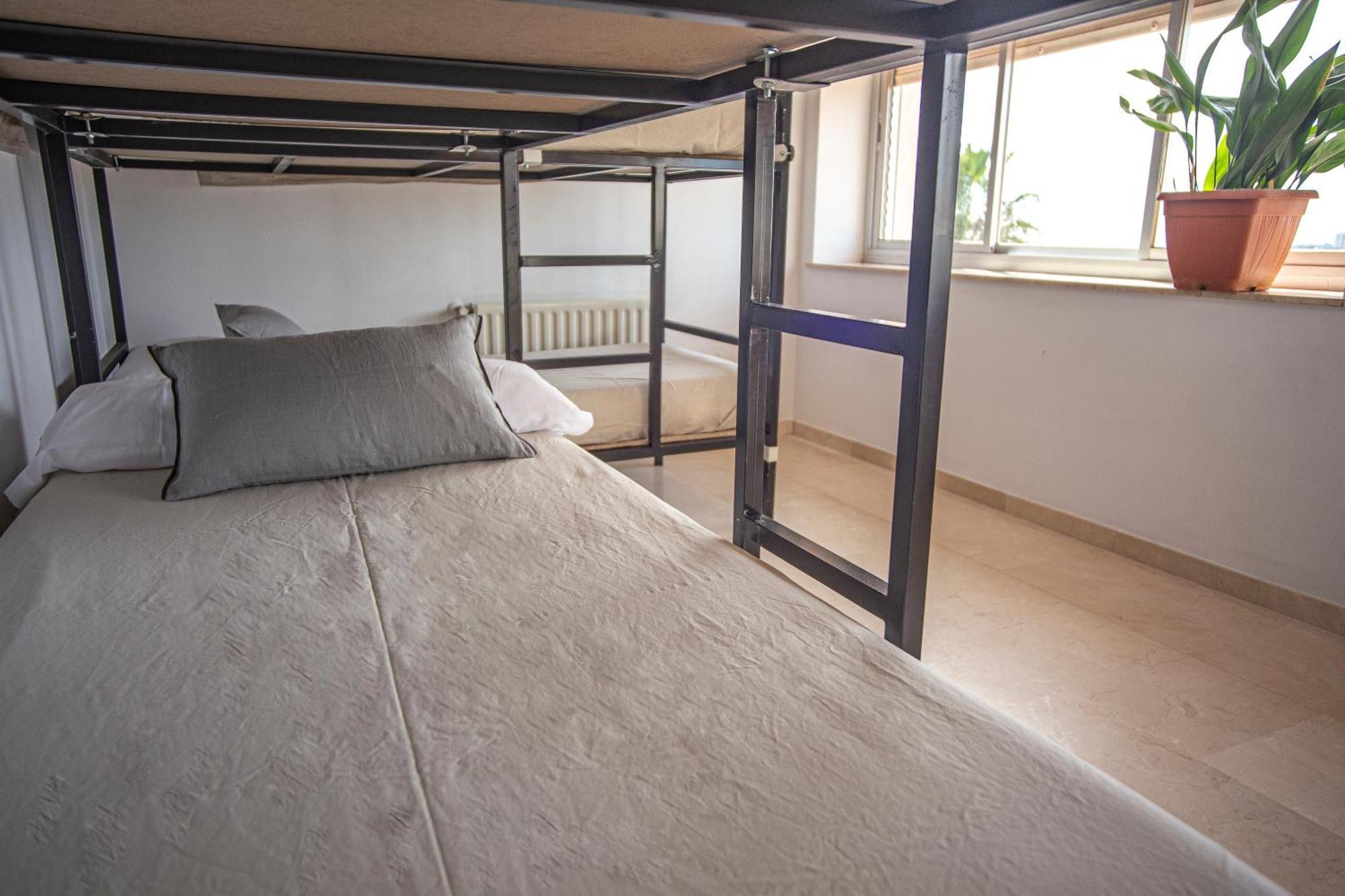 Costablanca Explore Hostel Sports & Events La Marina Bilik gambar