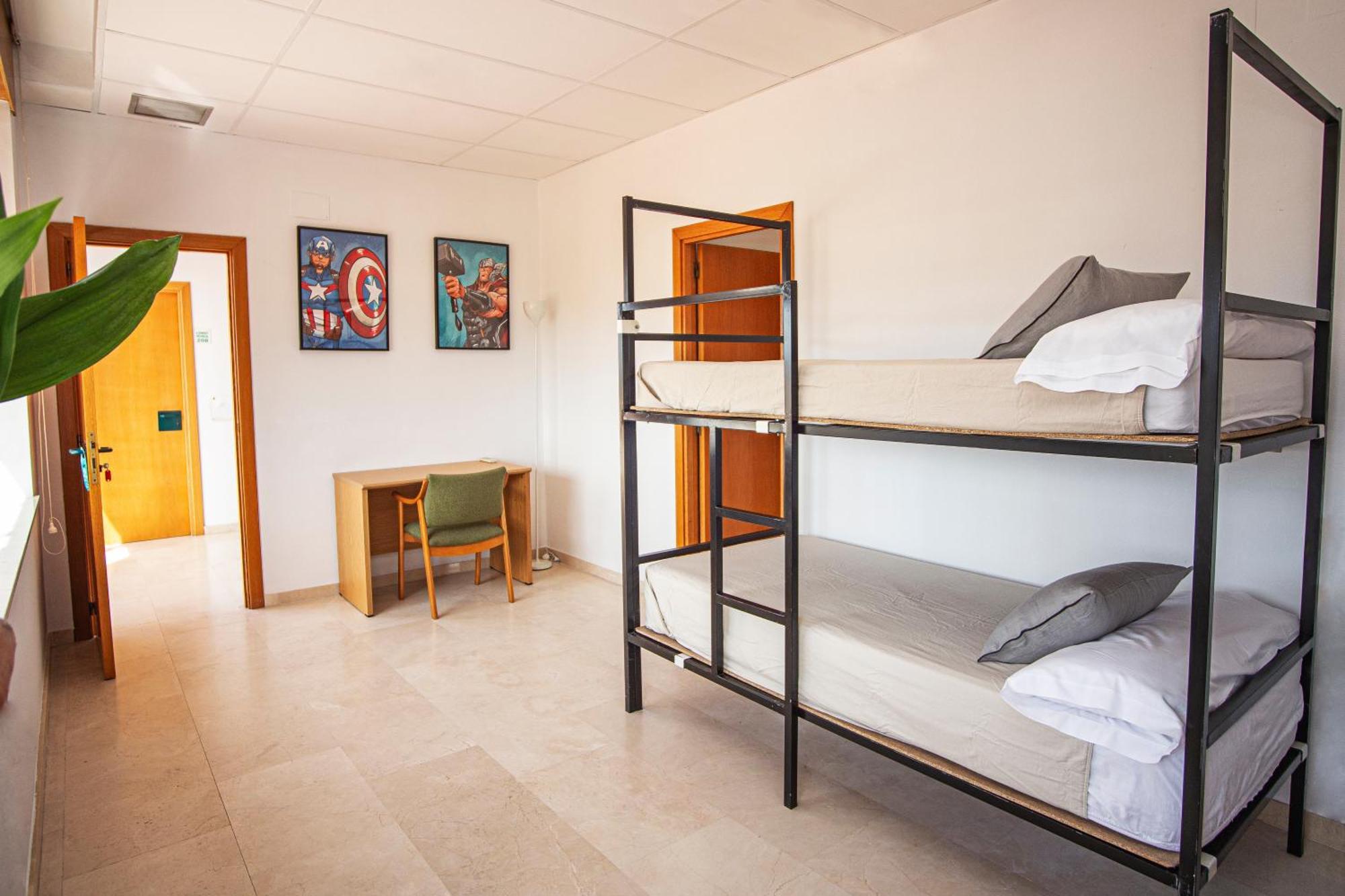 Costablanca Explore Hostel Sports & Events La Marina Luaran gambar