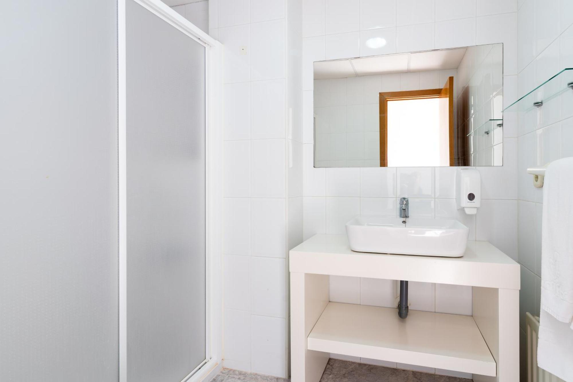 Costablanca Explore Hostel Sports & Events La Marina Bilik gambar